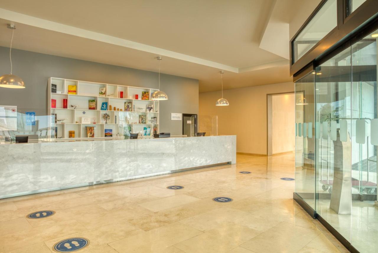 Fiesta Inn Guadalajara Aeropuerto Las Pintas Bagian luar foto